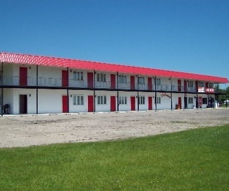 Red Lake Falls Chateau Motel מראה חיצוני תמונה